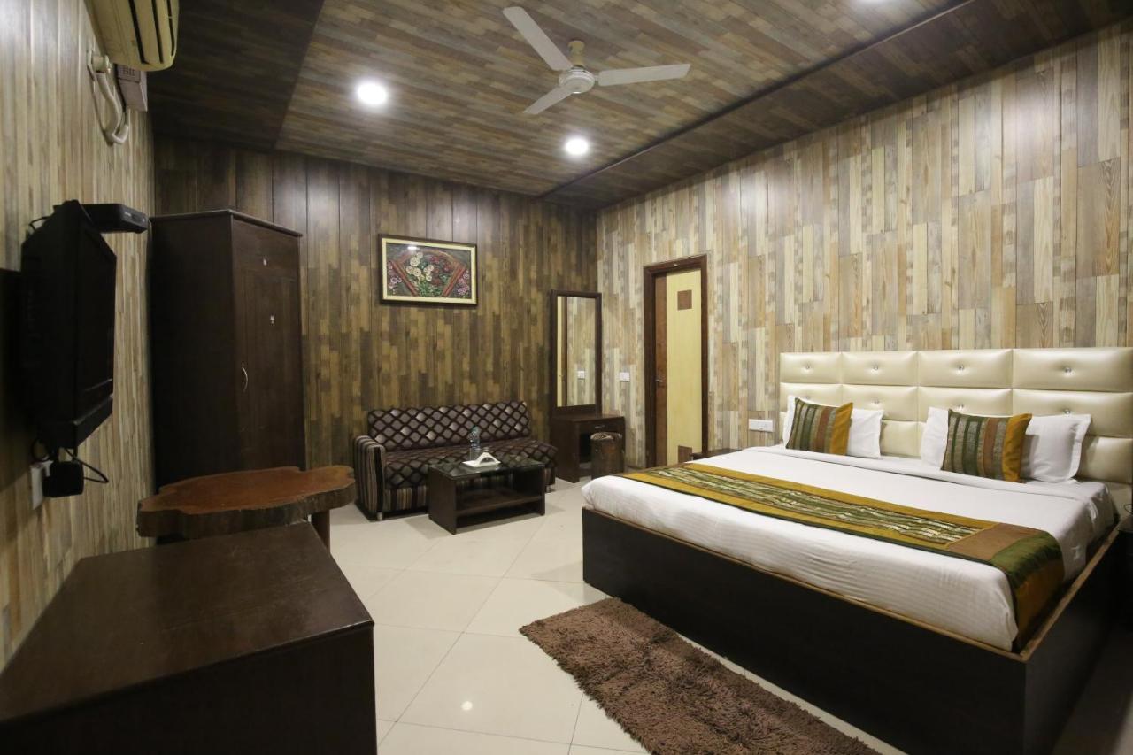 Hotel Hk Continental Amritsar Luaran gambar